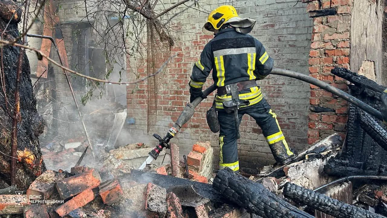 росія атакувала Чернігівщину: загинули жінка та чотирирічна дитина, є постраждалі