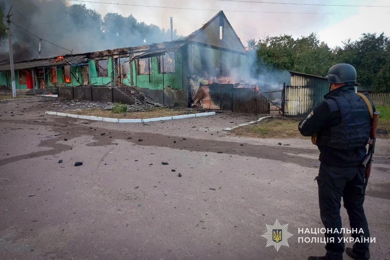 На Чернігівщині росіяни атакували склад, підприємства та храм: є постраждалі й значні втрати