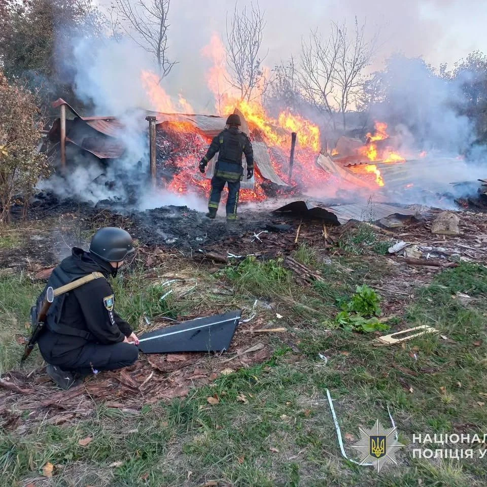 Росіяни 27 разів атакували Чернігівщину: пошкоджені будинки, автомобіль і склад