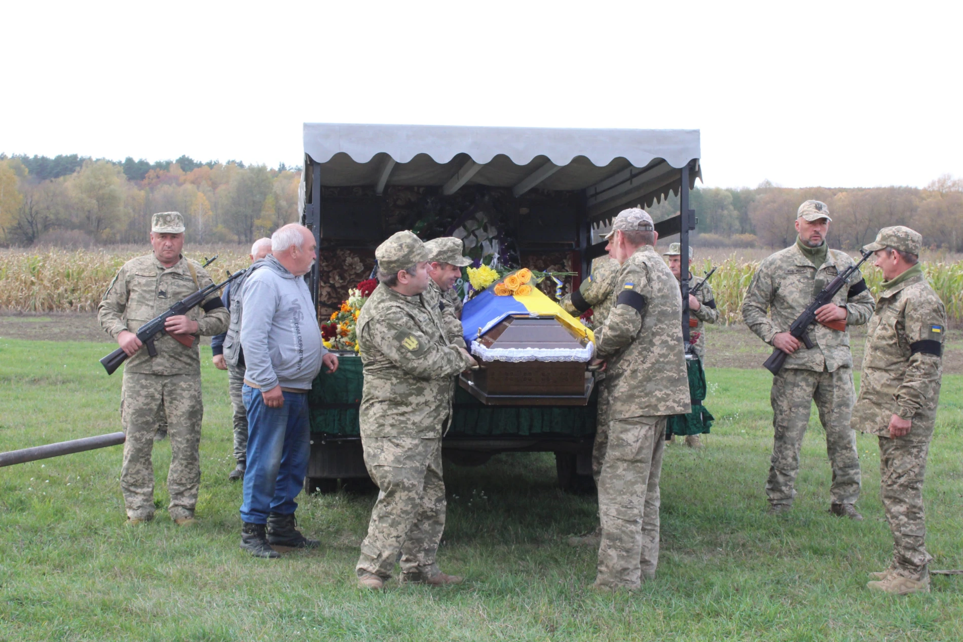 У Семенівці попрощалися з Юрієм Смущенком, який понад півтора року вважався зниклим безвісти