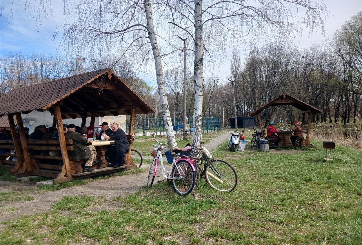 Після роботи - дружнє спілкування