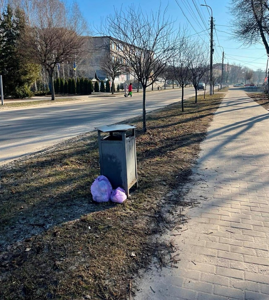 Чисто й гарно в центрі міста. А сміття нехай інші за нас прибирають?