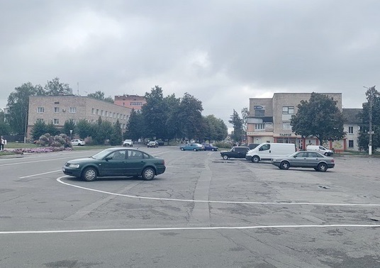 На площі