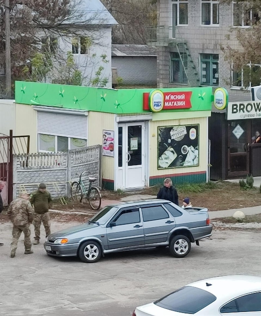 Люк-пастка по вулиці Бульварній у Корюківці
