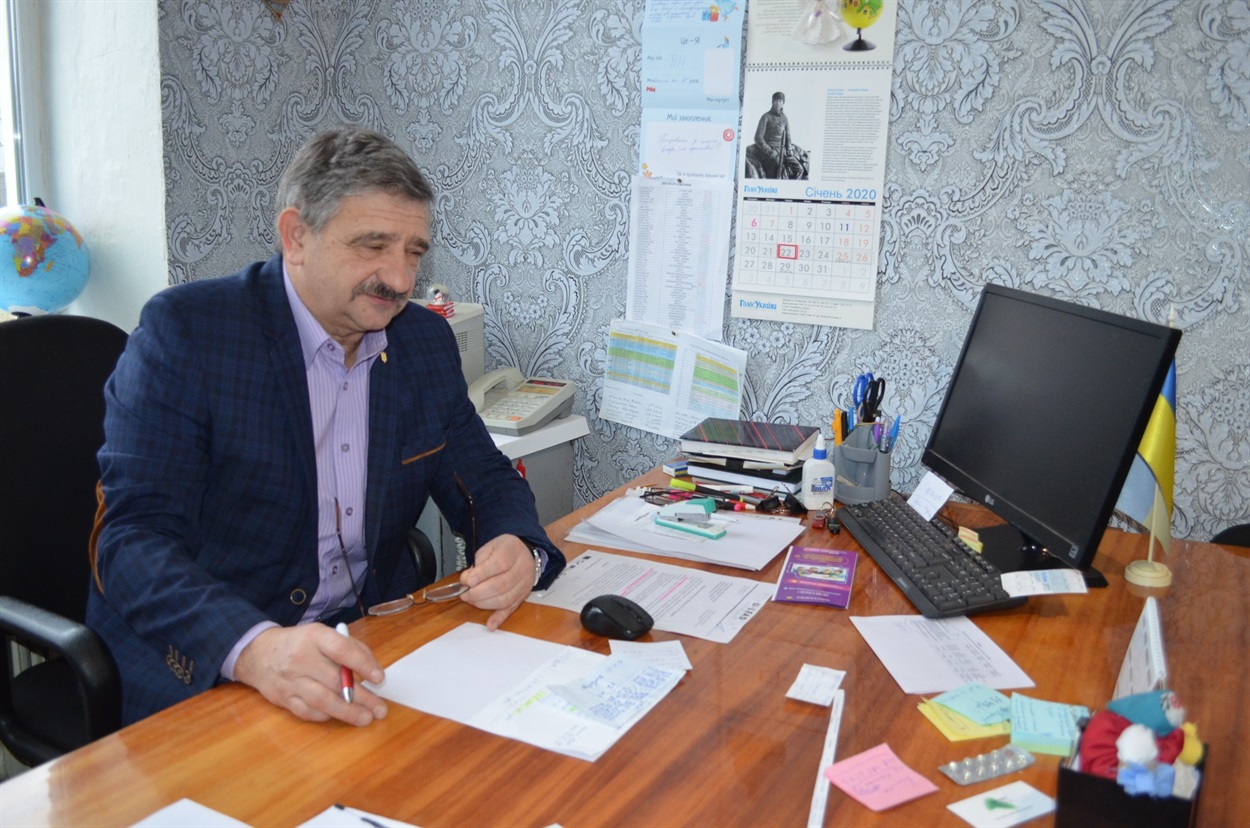 Голова громади Олександр Шевчик у новому кабінеті