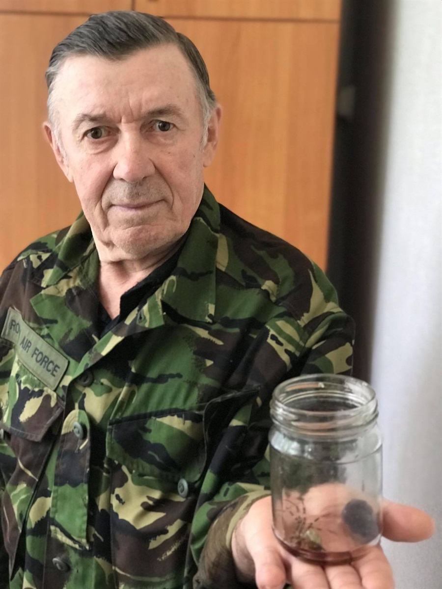 Володимир Катюха приніс павука в редакцію