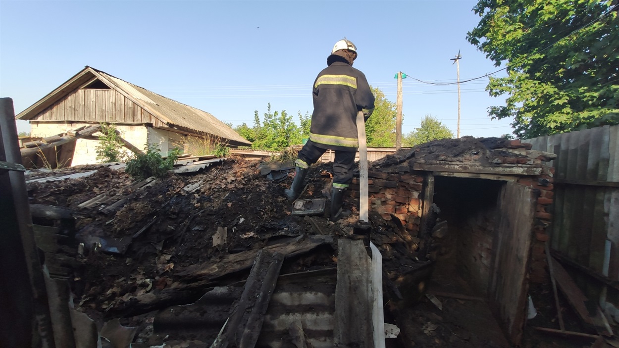 Вогонь знищив дах погріба