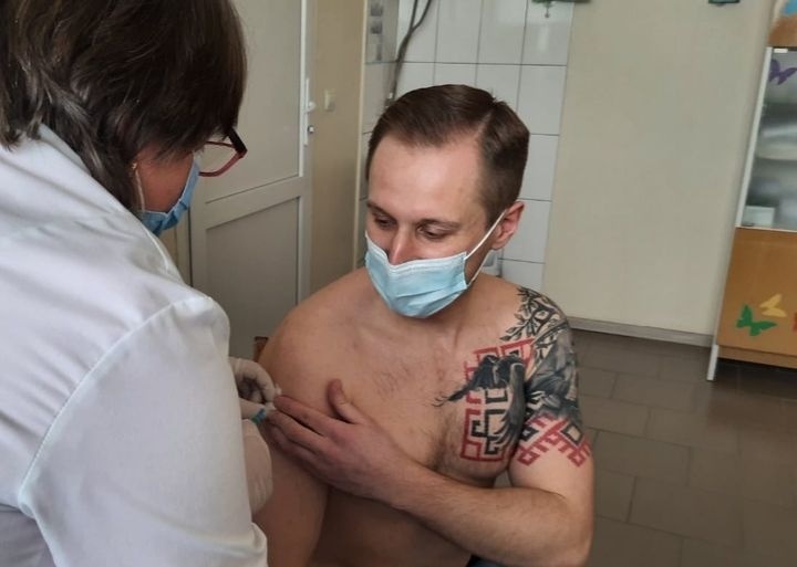 Іван Ващенко, громадський діяч, начальник юридичного відділу-державний реєстратор міськради щепився у суботу
