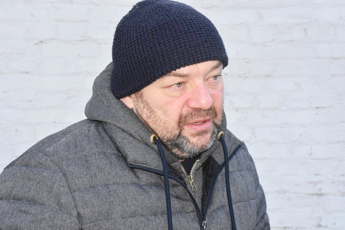 За словами пана Миколи, деякі чернігівці підтримують центр для безпритульних – приносять консервацію, крупи, хліб та одяг
