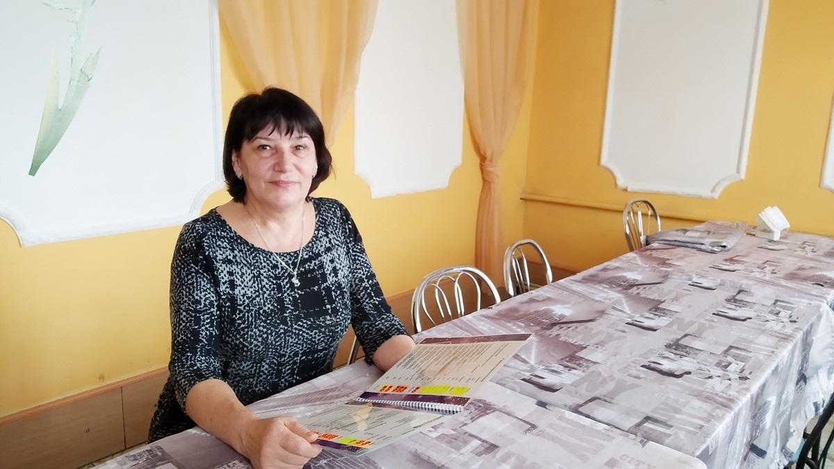 юдмила Іванівна розповідає, що хоч зараз можна купити будь-які макаронні вироби в магазині, але можна приготувати й домашню пасту на яйцях без додавання води