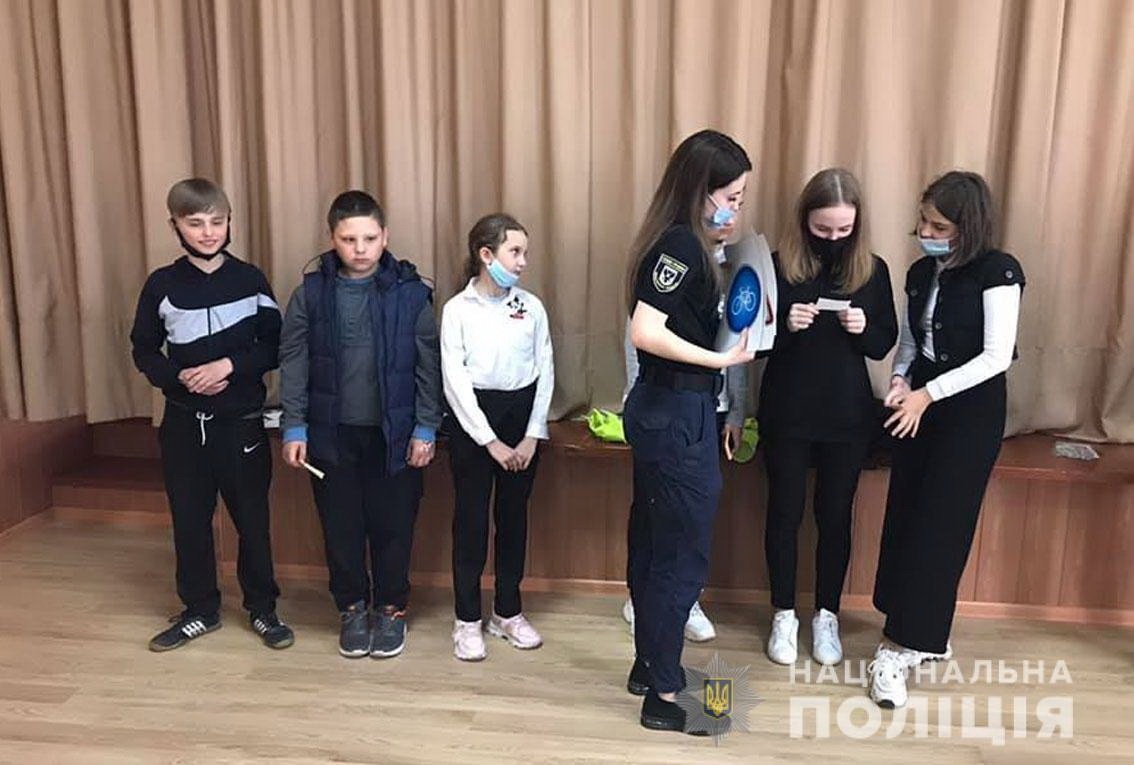 Корюківські гімназисти на тематичному уроці від поліції