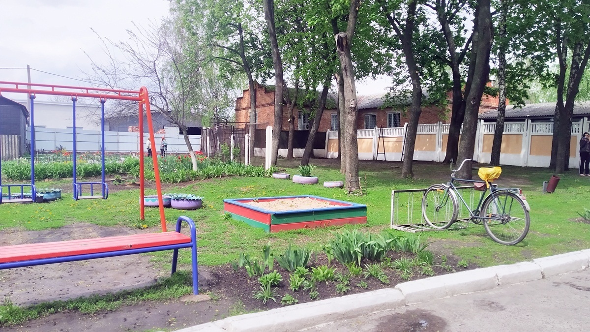 Таким хочуть завжди бачити свій двір жителі багатоповерхівки