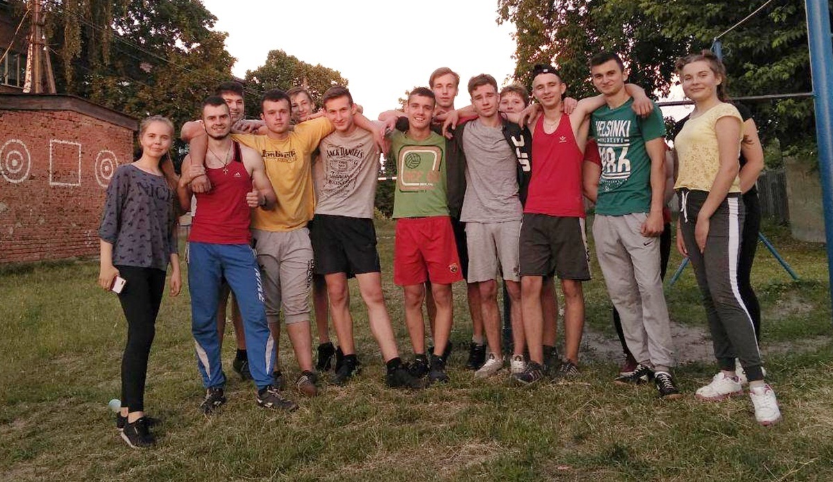 За короткий проміжок часу Ярослав зміг згуртувати навколо себе і дітей, і дорослих