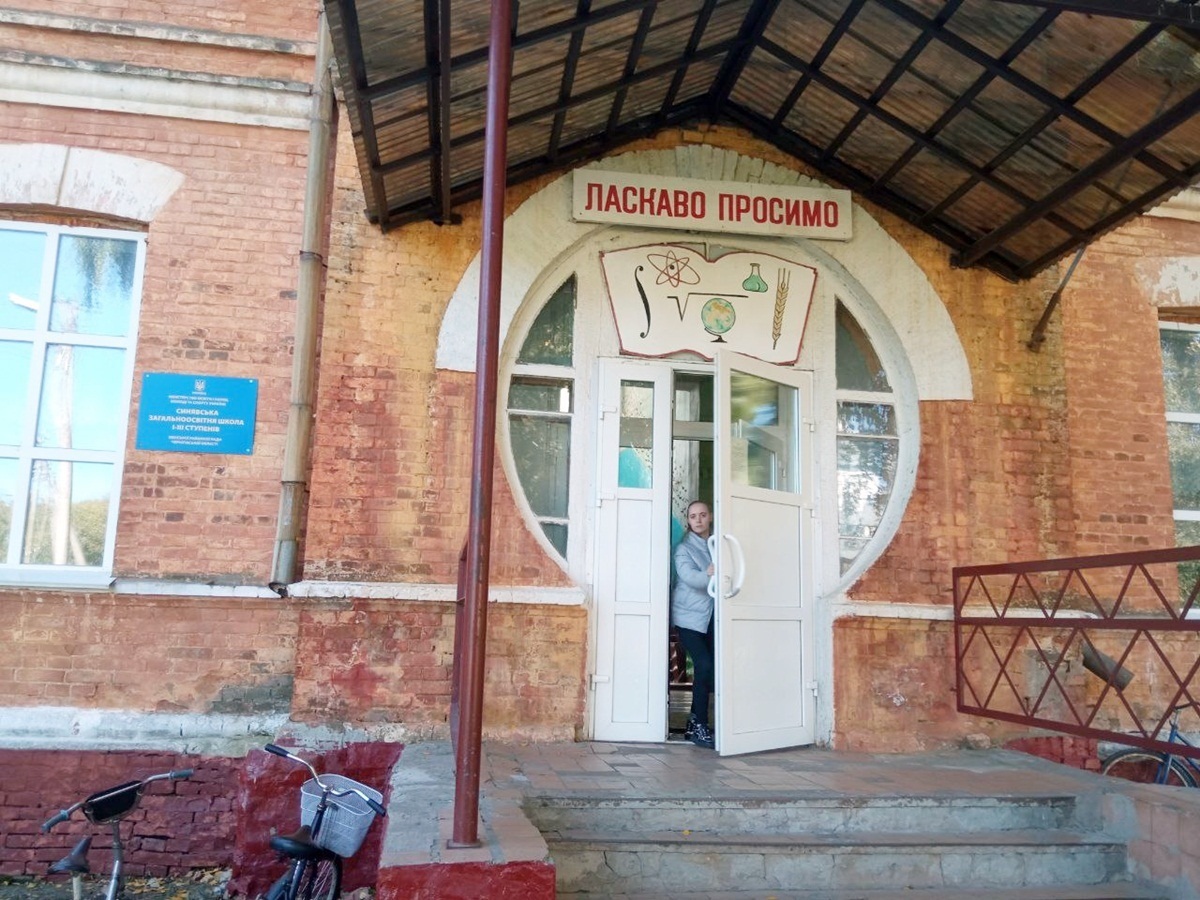 Двоповерхова Синявська школа – найстаріша з подібних будівель Менщини