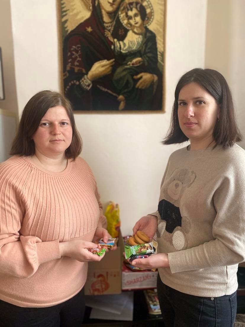 Скромні подарунки для дітей переселенців
