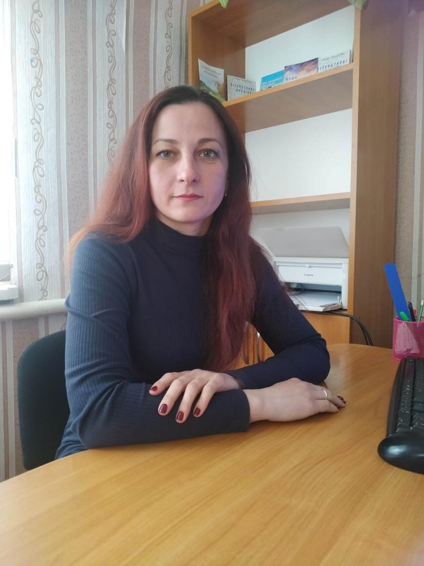 Марина Минко, соціальна робітниця, яка обслуговує немічних людей у Забарівці та Олександрівці й активно допомагає переселенцям