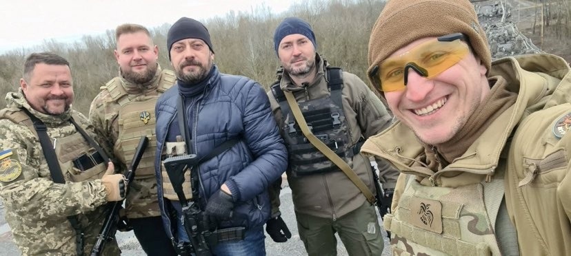 Багато часу в Чернігові проводили разом із головою обласної військової адміністрації В'ячеслававом Чаусом (у центрі)