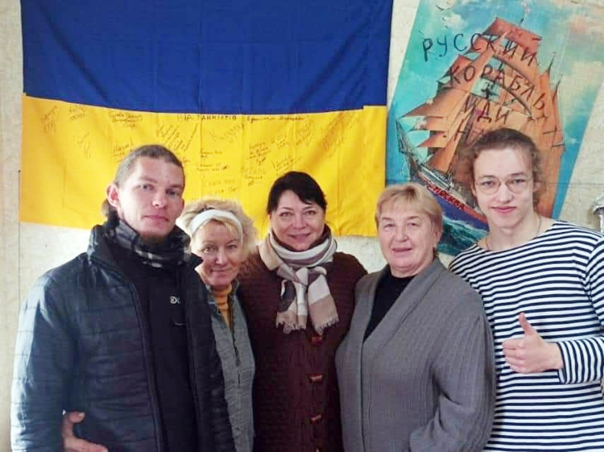 Об'єнані однією справою. На фото Любов Лиходід - друга праворуч
