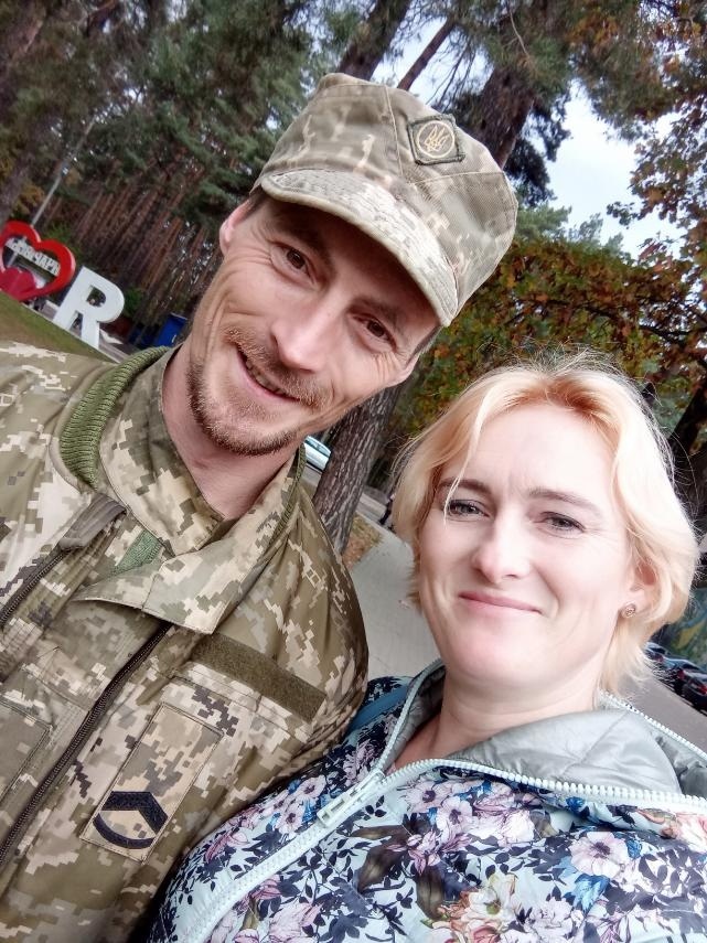 Де можна було, Наталія всюди їздила за своїм коханим, що став на захист Батьківщини