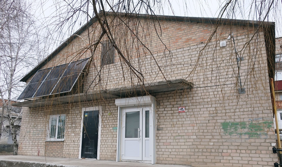 У цій будівлі облаштувалася майстерня