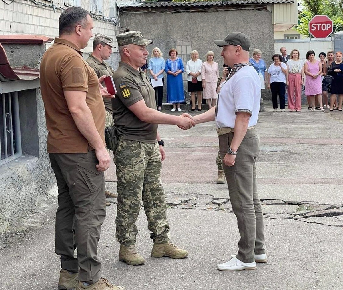 Нагородження Почесною відзнакою Чернігівського обласного територіального центру комплектування та соціальної пітримки