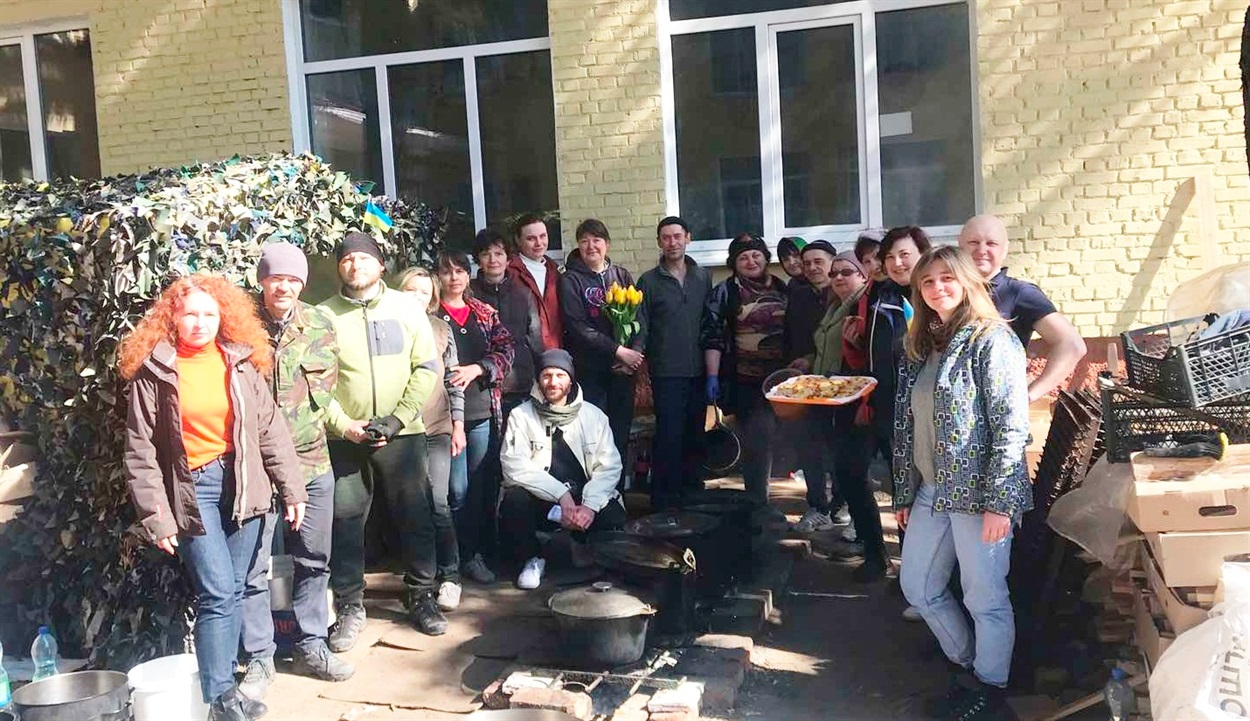 В Олександра у справі волонтерства багато однодумців