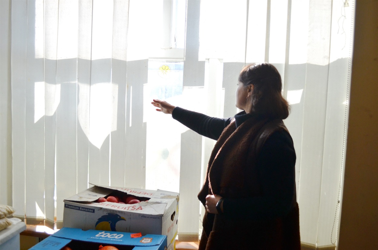 З вікна магазину Тетяна добре бачила, що йде ворожа техніка