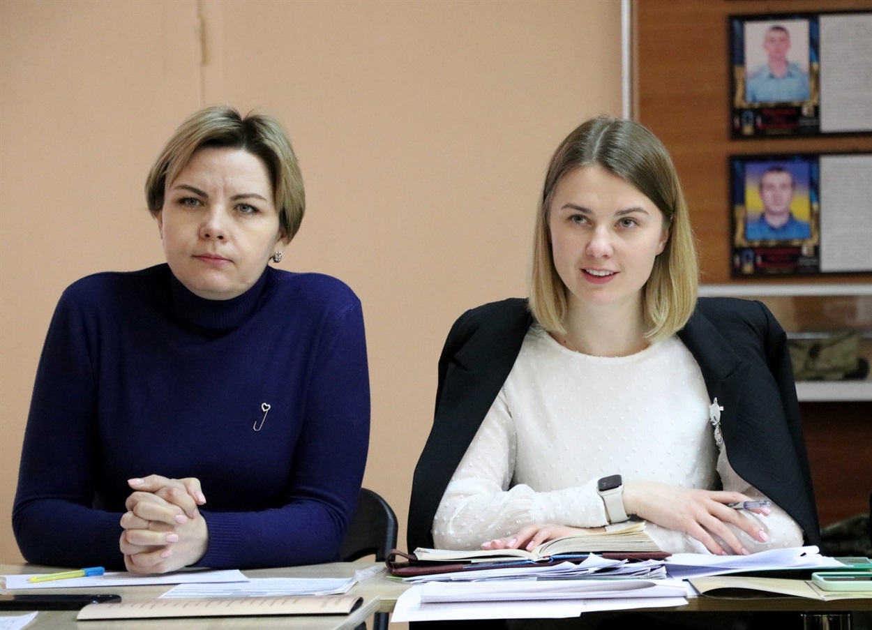 Секретарка міськради Анастасія Плющ і Вікторія Бабич