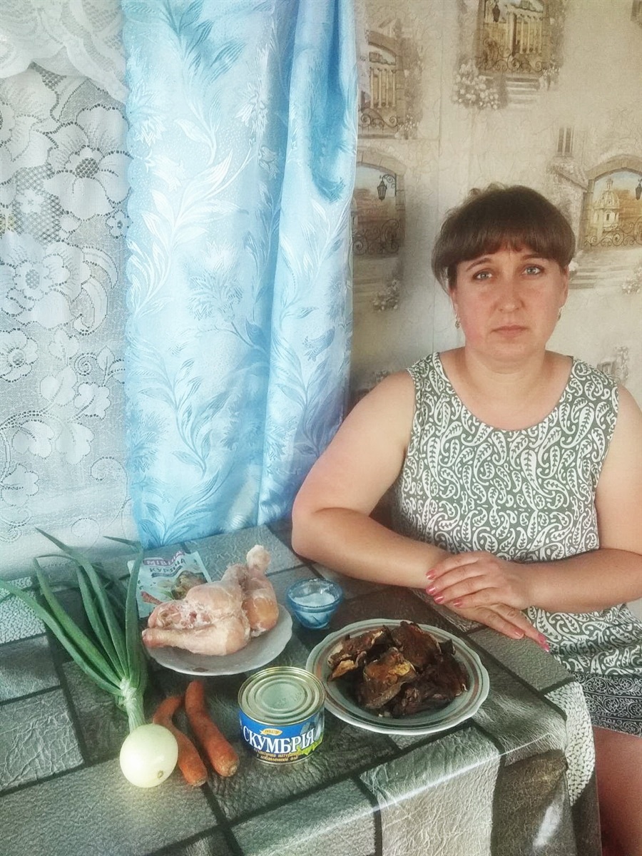 Оксана Тунік уже підготувала інгредієнти на свою страву 