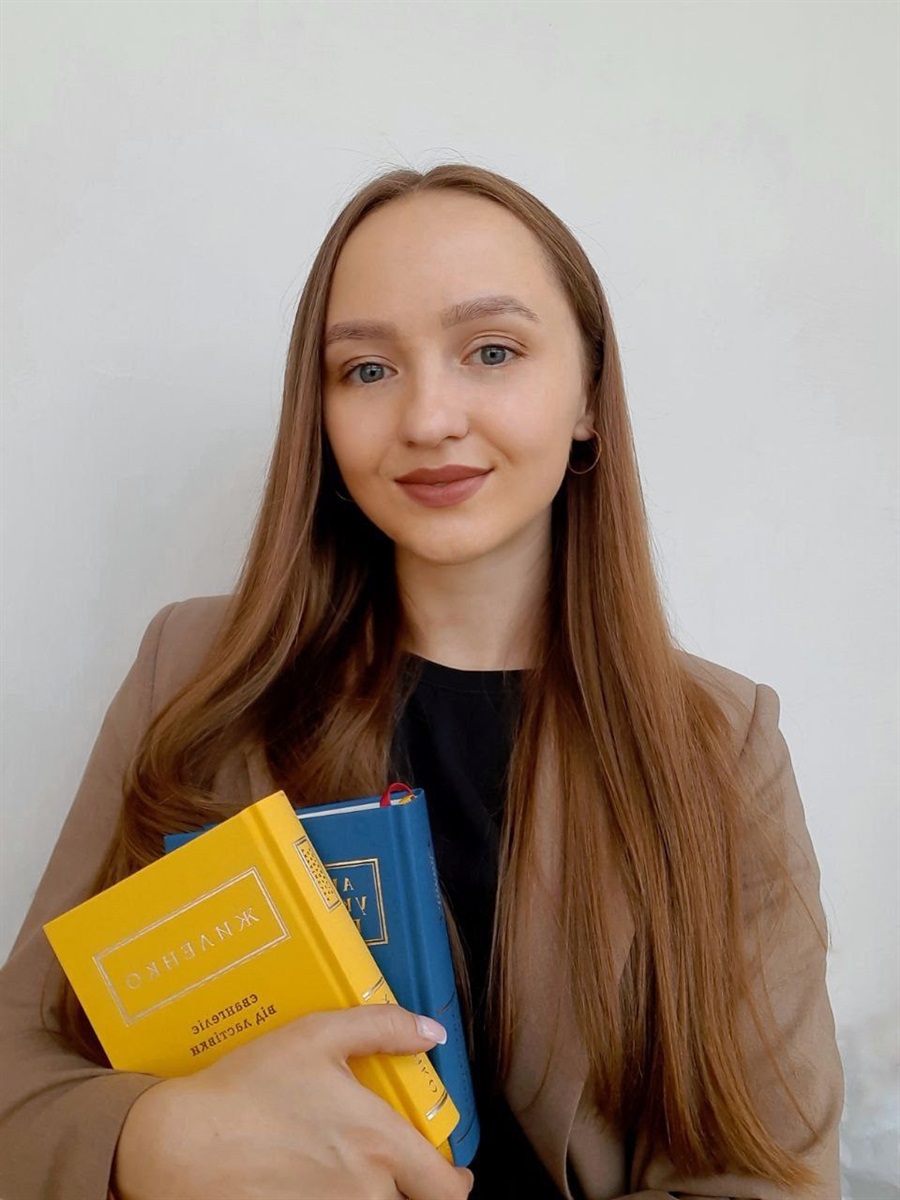 Де навчалася, туди й повернулася працювати. Учителька української мови та літератури Регіна Пилипенко