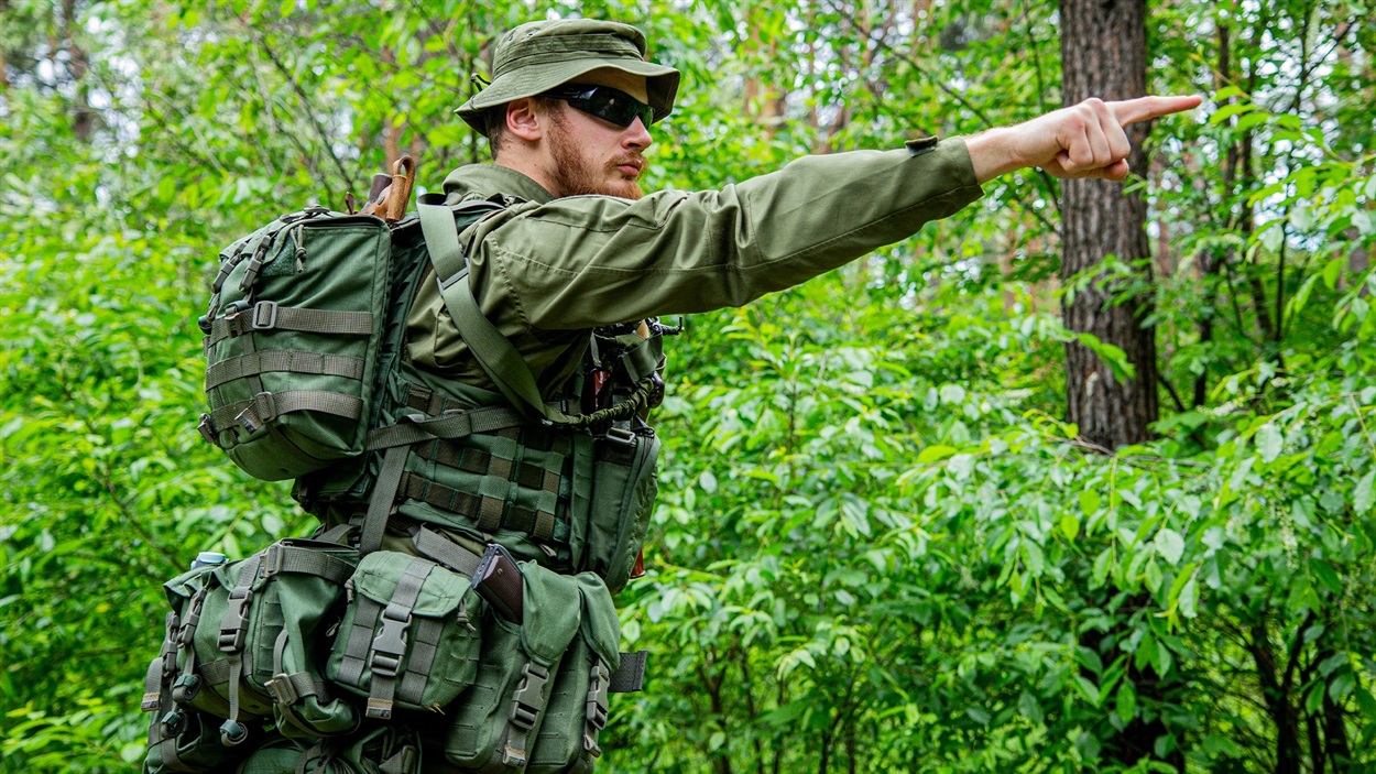 військове спорядження