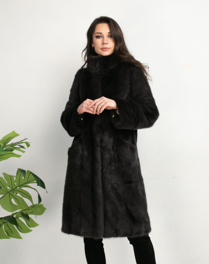https://paradise-store.com/zhenskaya-verkhnyaya-odezhda/zhenskiye-shuby/