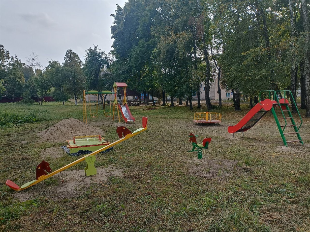 Ганна Кубай придбала ігровий майданчик для маленьких бірківчан в пам’ять про сина. Рома так любив дітей