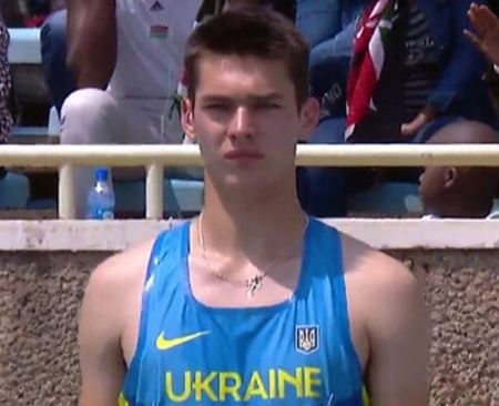 Липень 2017 р. 17-річний Владислав Лавський приїхав у Найробі з особистим рекордом 2,06 м. Упродовж змагань зі стрибків у висоту він двічі поліпшив цей результат – спочатку з першої спроби подолав 2,07, а потім, знову з першої, 2,11 м. Саме цей результат забезпечив українцеві бронзову медаль.