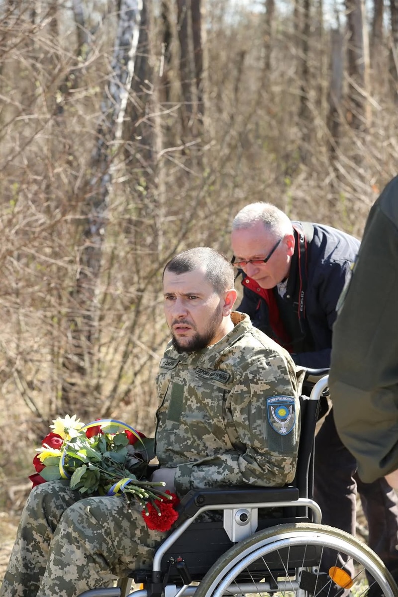 Максим Семиліт на відкритті пам`ятника загиблим воїнам роти охорони Чернігівського обласного ТЦК та СП у Киїнці