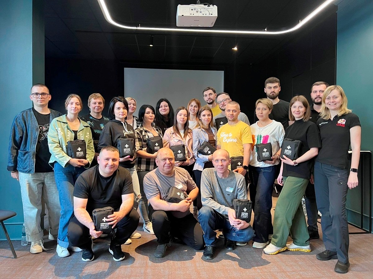 20 медійників та медійниць з різних куточків України відвідали безпековий тренінг, де вчилися надавати першу домедичну допомогу в найкритичніших ситуаціях