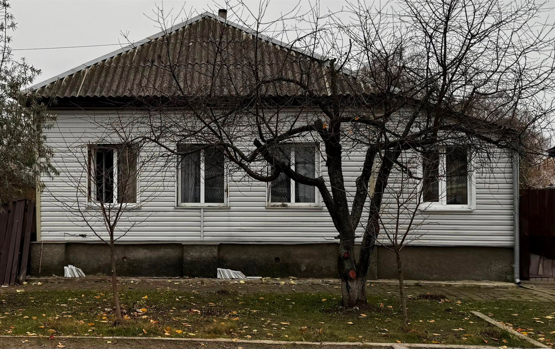 Росіяни 31 раз вдарили по Чернігівщині за добу: 76 вибухів, пошкоджені будинки та адмінспоруди