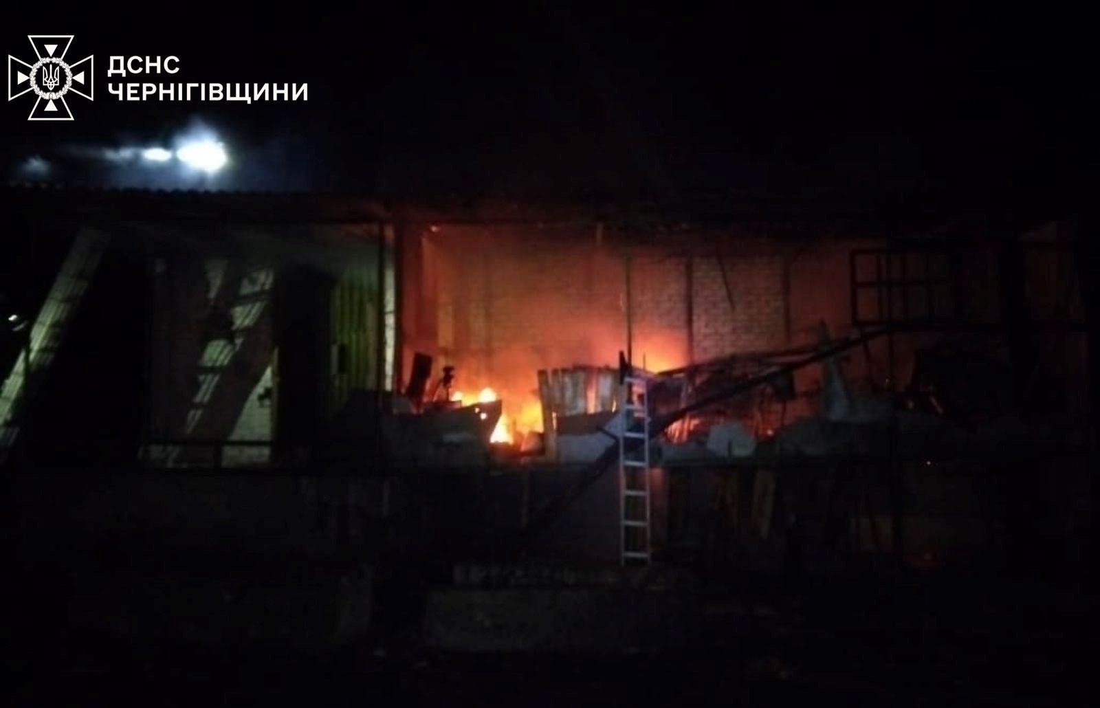 Росіяни завдали 33 удари по Чернігівщині за добу: пошкоджено енергетичні об’єкти, АЗС, є поранена