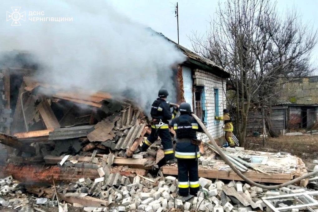 На Чернігівщині російський дрон забрав життя продавчині: за добу 34 обстріли та 60 вибухів