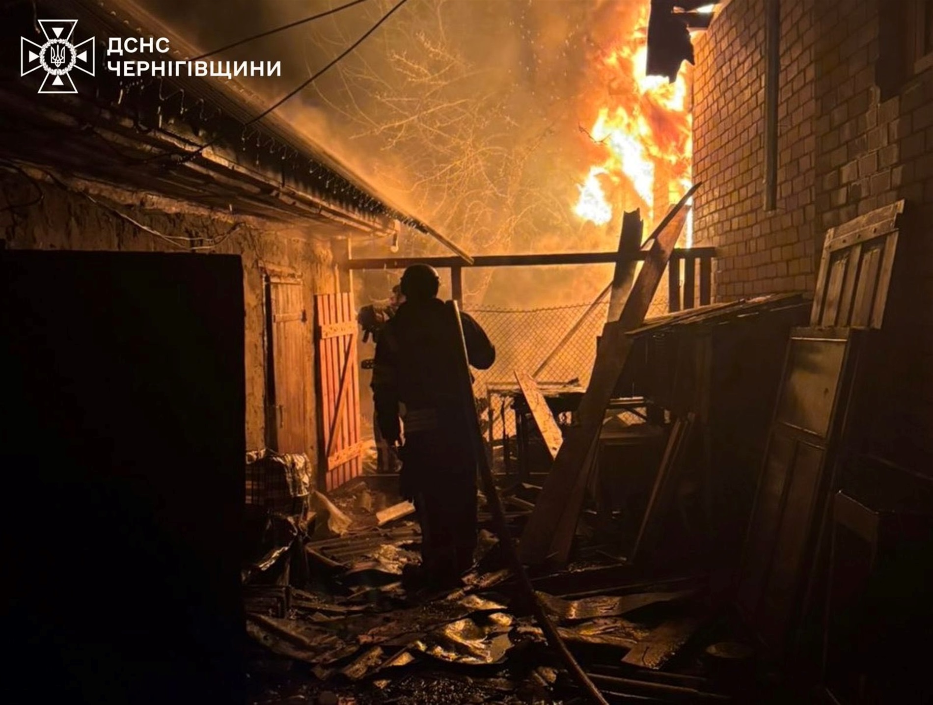 На Чернігівщині російський дрон забрав життя продавчині: за добу 34 обстріли та 60 вибухів