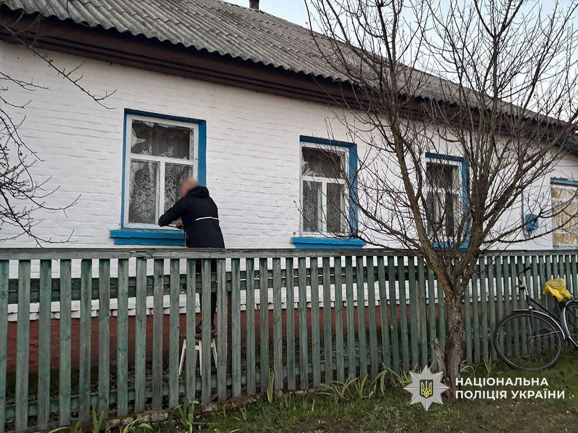 Ворог знову б’є по Чернігівщині: понад сотня вибухів, у Менській громаді пошкоджено будинок і авто