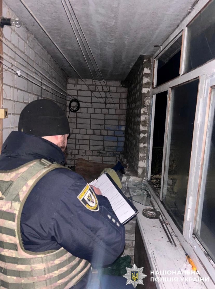 Ворог знову б’є по Чернігівщині: понад сотня вибухів, у Менській громаді пошкоджено будинок і авто