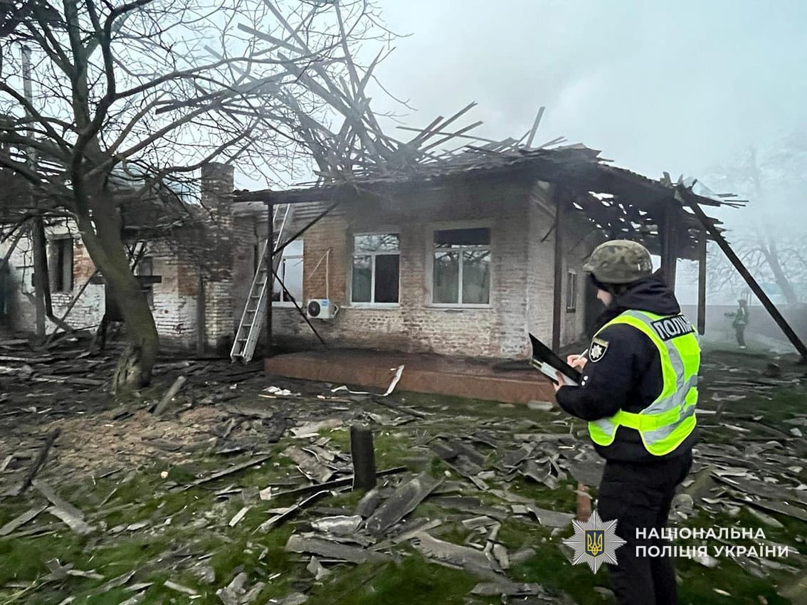 У Ніжинському районі ворожий дрон зруйнував адмінбудівлю лісгоспу та поранив цивільного