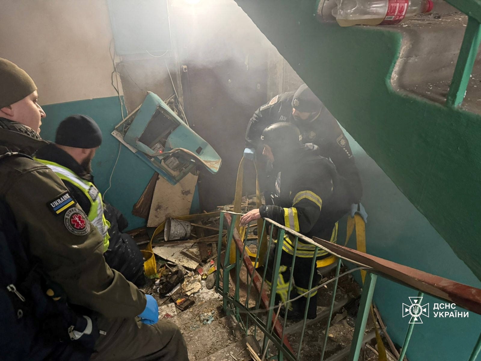 Удар по житловому будинку в Чернігові: загинула жінка, серед поранених — діти