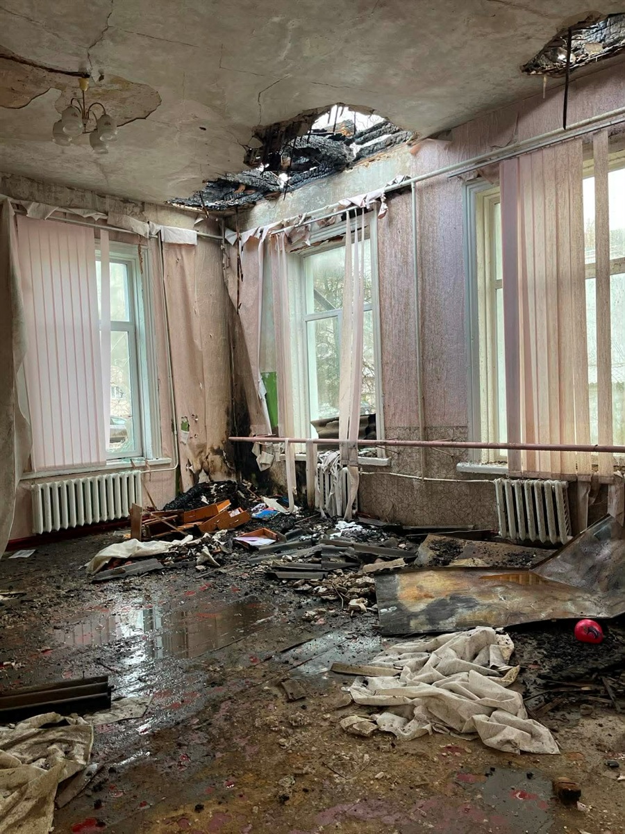 Боляче дивитися на колись ошатну глядацьку залу