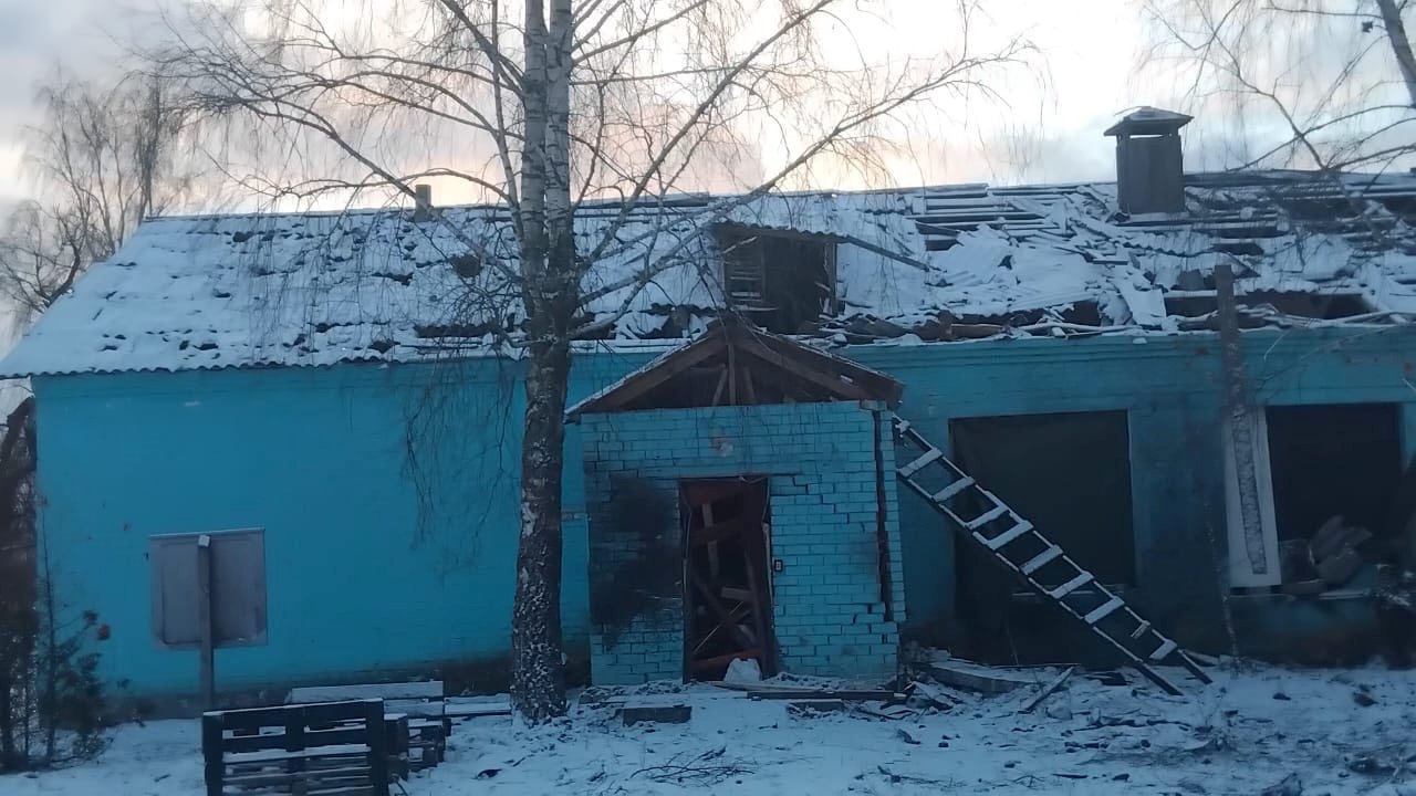 Ворожі дрони атакували Чернігівщину: пошкоджені старостат, енергооб’єкти та житлові будинки