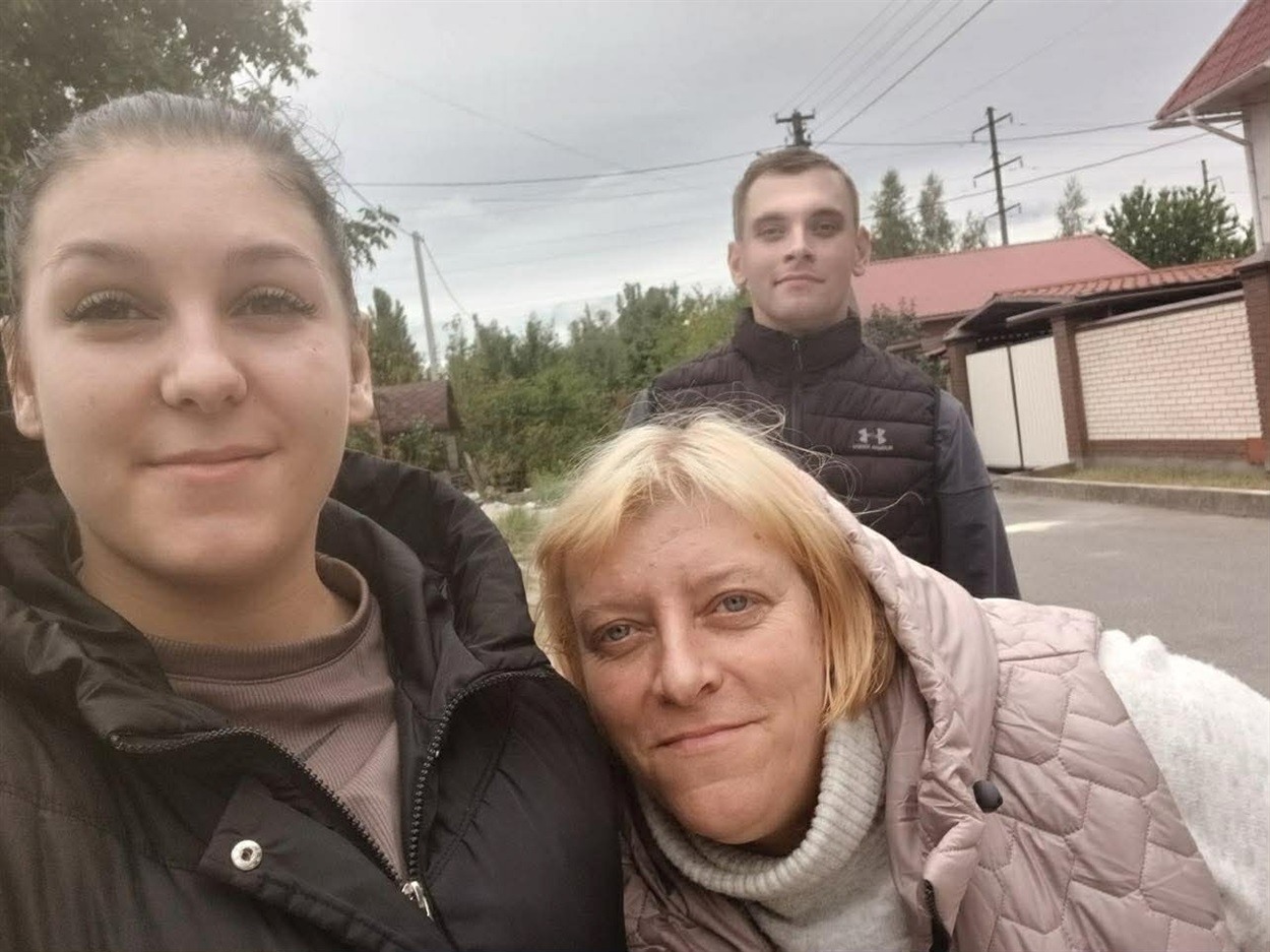 Пані Наталія з донькою та молодшим сином