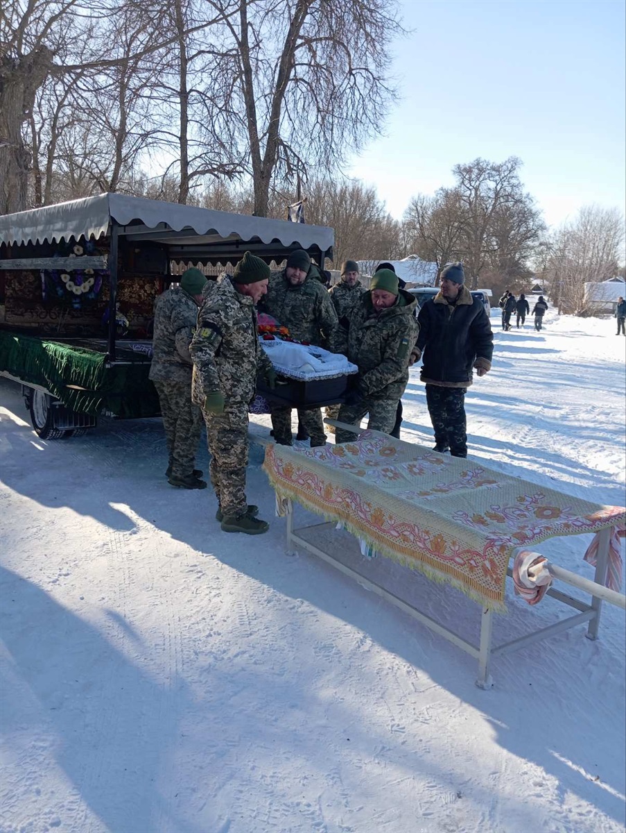 У Стольному провели в останню дорогу свого Захисника — Михайла Голівця