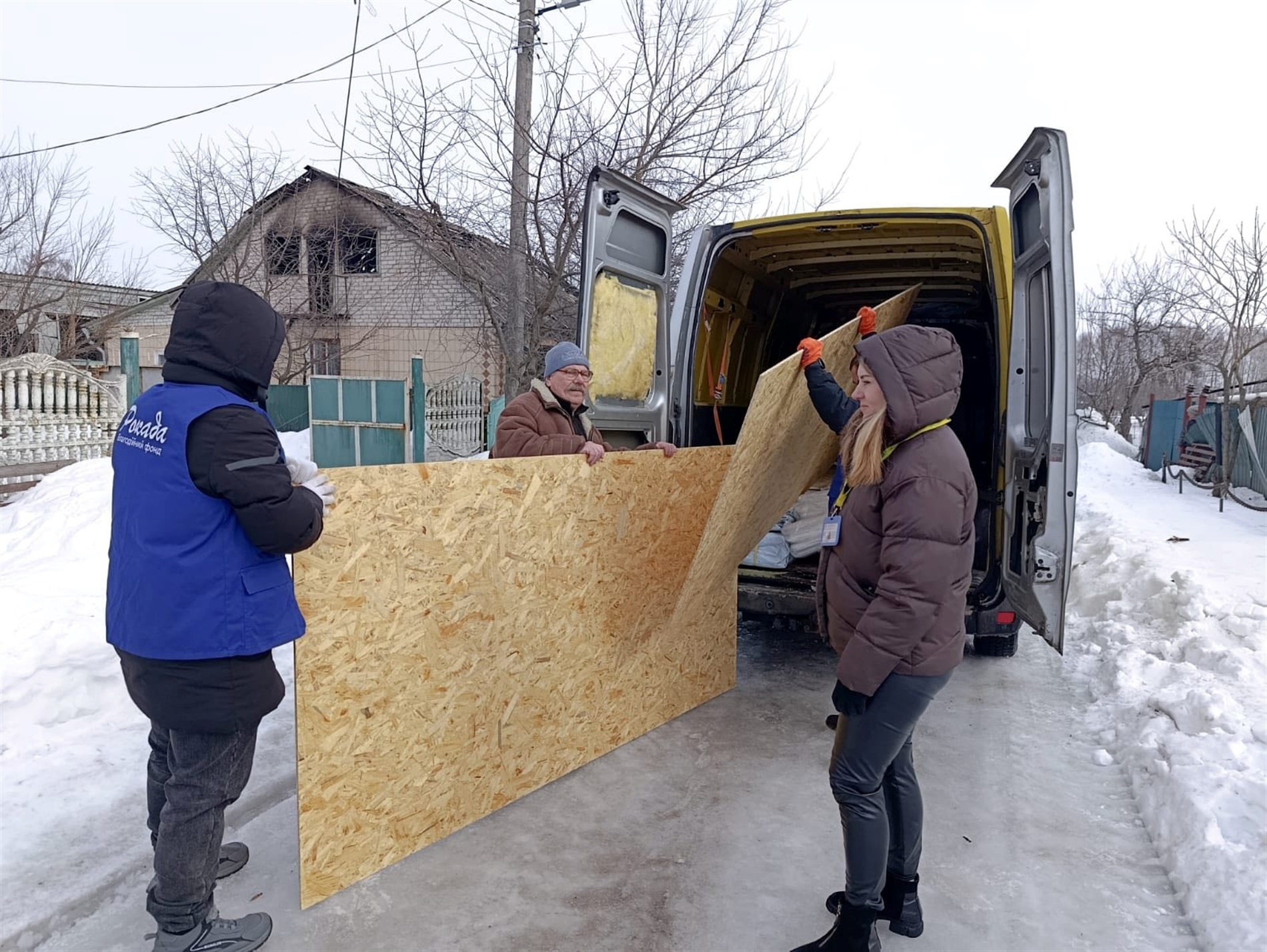 Після нічного обстрілу Мени громада згуртувалася для допомоги постраждалим