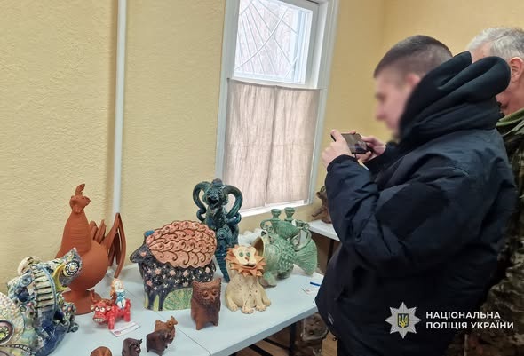 Глина, що лікує: у Стольному для поранених захисників провели майстер-клас з гончарства
